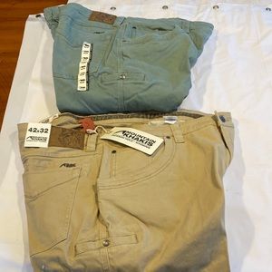 Two pair of mens Mountain Khakis.